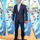 Image for article titled Levi Mingles With The Pretty Little Ladies At Teen Choice Awards
